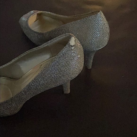 High Heels - Picture 3 of 4